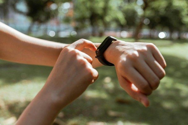 Migliori smartwatch pressione sanguigna: guida all'acquisto