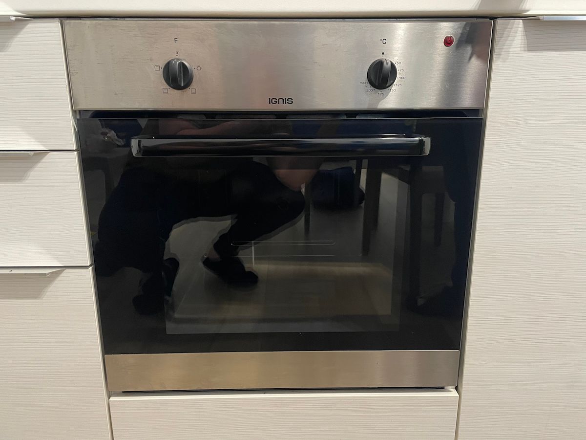 Come smontare il forno per pulirlo