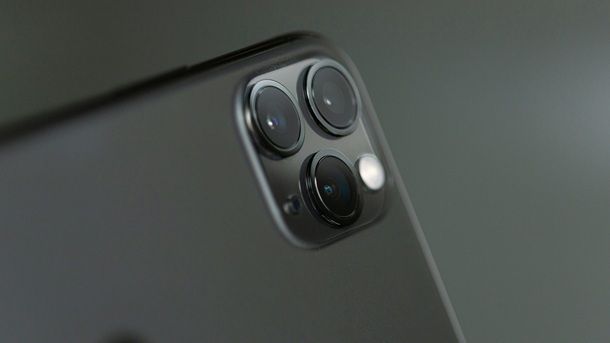 ome capire se ti spiano dalla fotocamera iPhone e iPad