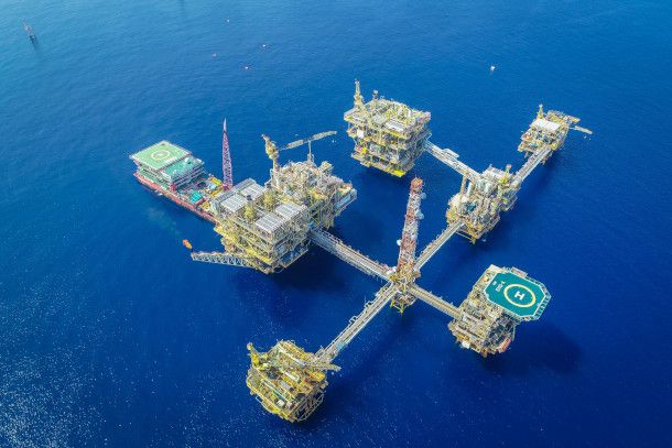 piattaforma petrolifera offshore