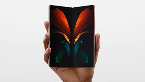 Smartphone pieghevole display
