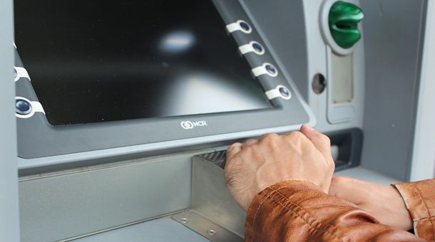 Il procedimento per recuperare la password Postepay per prelevare