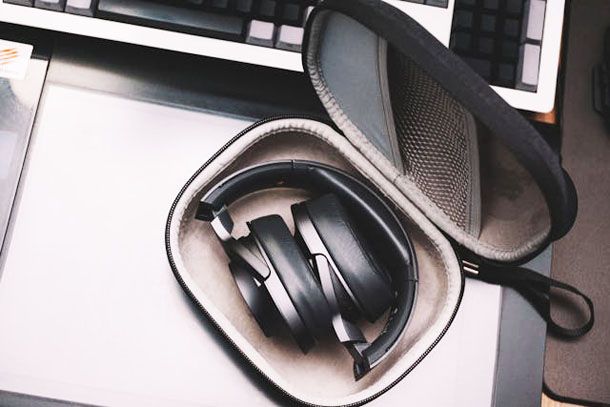 Cuffie over ear Bluetooth con custodia