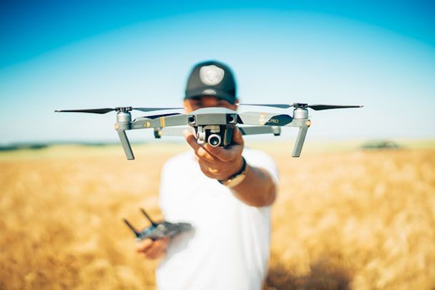 Drone con telecomando