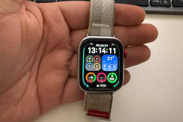 Come impostare l'ora sullo smartwatch Huawei