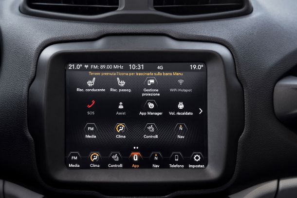 Come collegare il navigatore del telefono alla Jeep