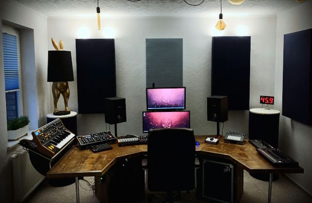 studio di registrazione con pannelli fonoassorbenti