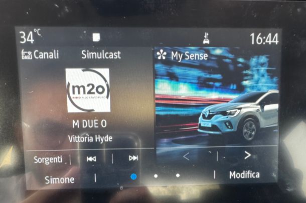 Come ascoltare musica da chiavetta USB in auto Renault