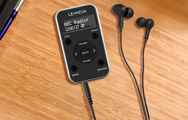 Radio portatile con auricolari