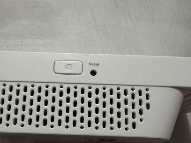 Tasto reset fisico range extender TP-Link