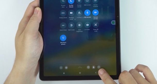 Spegnere il tablet senza tasto