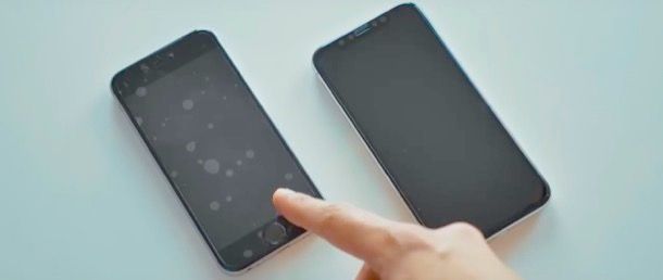 smartphone con pellicola con e senza bolle