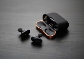 Come funzionano gli auricolari traduttori