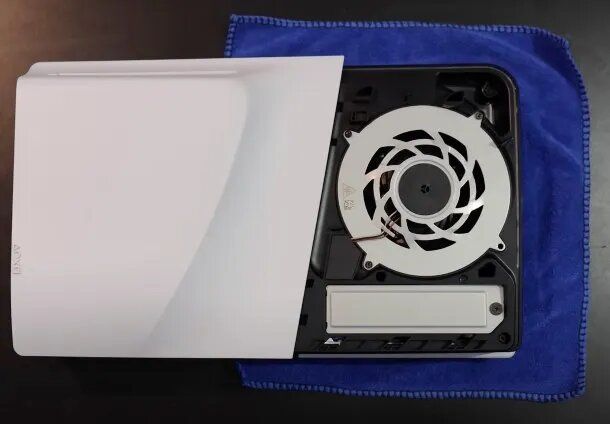 Come aprire PS5 Slim