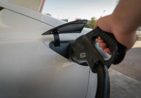 Come si paga la ricarica auto elettrica