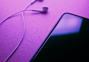 Come scaricare le canzoni sul telefono