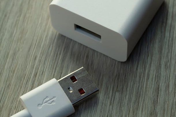 Caricabatterie con porta USB-C