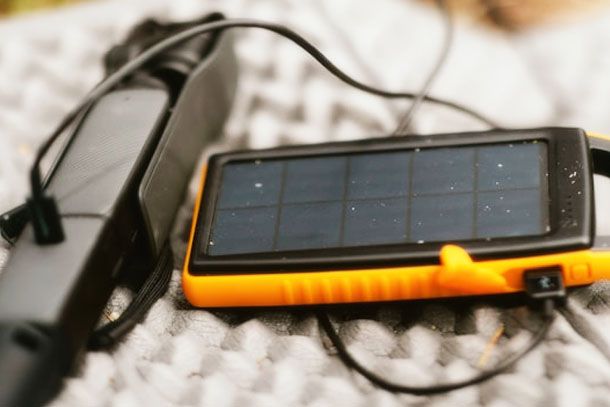 Power bank solare