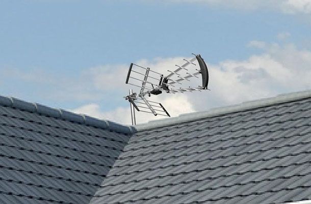 Antenna TV sul tetto
