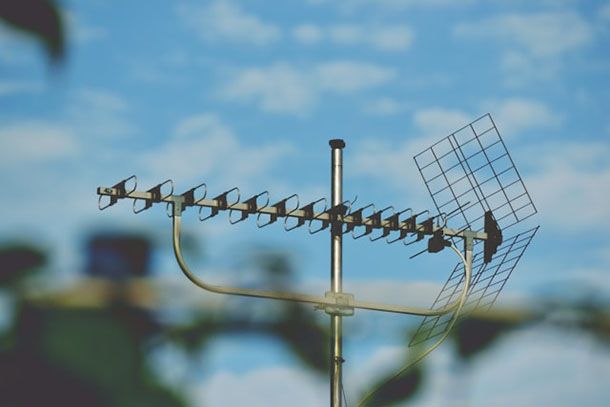 Antenna TV al vento