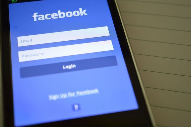 Nascondere Mi piace Facebook smartphone
