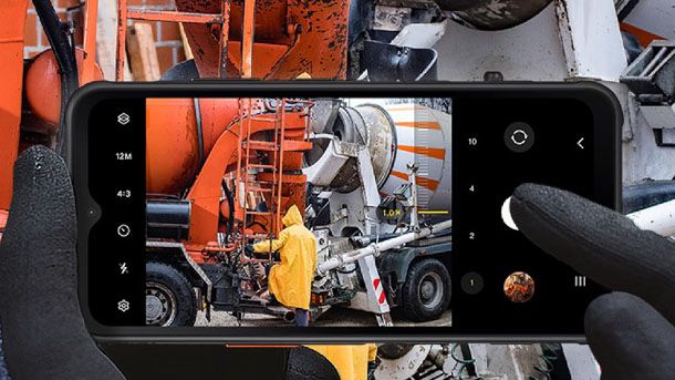 Uso rugged phone con guanti